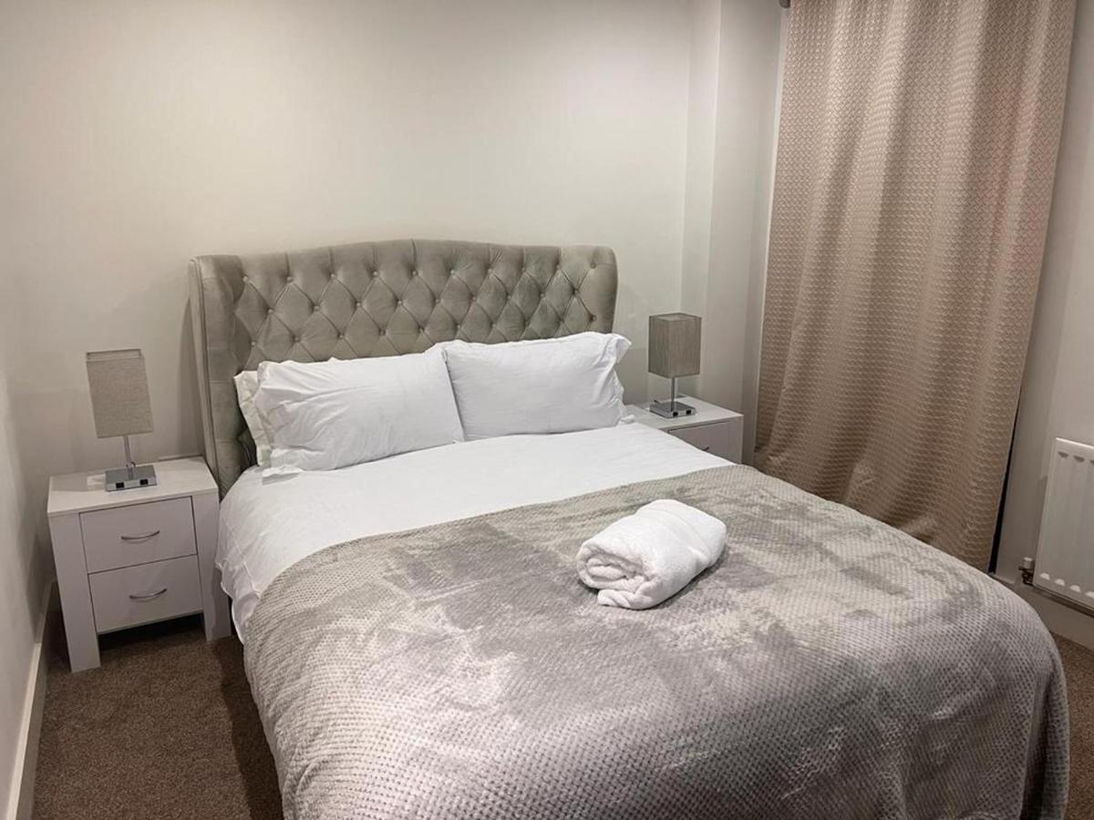 Lovely Luxury 1-bed In Wembley Appartement *