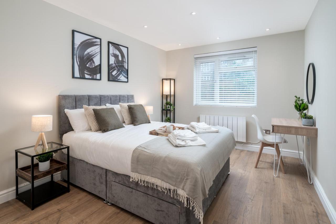 Westfield 2 Bedroom Near Notting Hill *