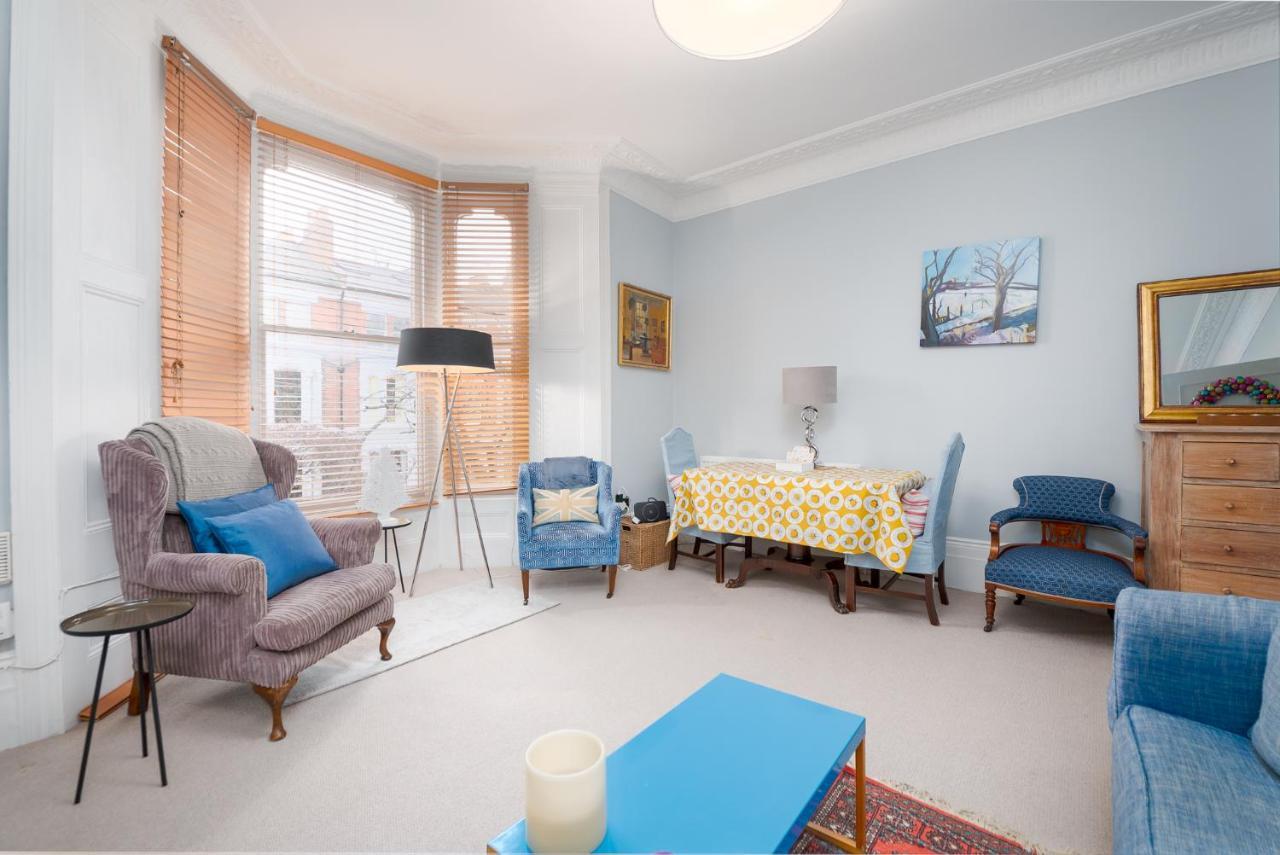 Charming Flat In Leafy West By Underthedoormat London