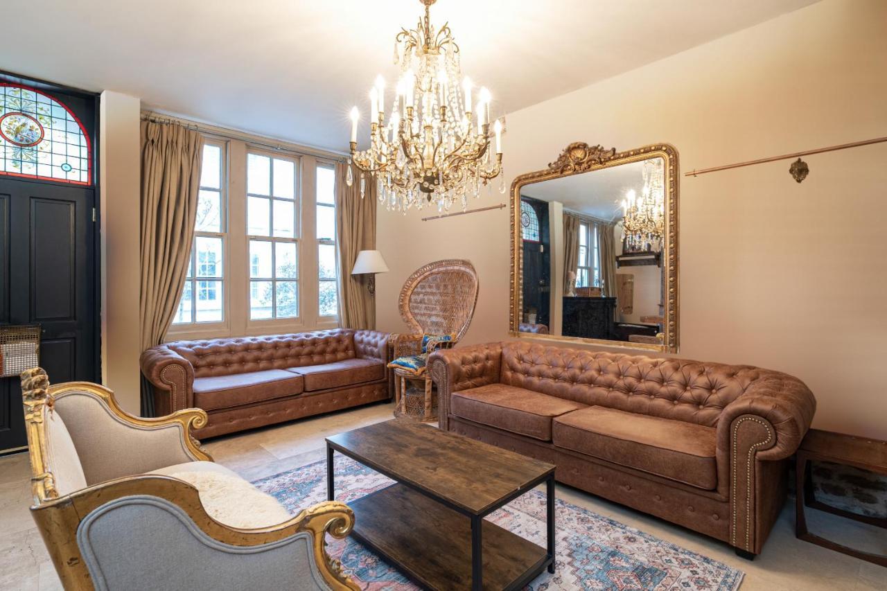 Stone Built Vintage Chic House In The Heart Of Knightsbridge Holiday home London
