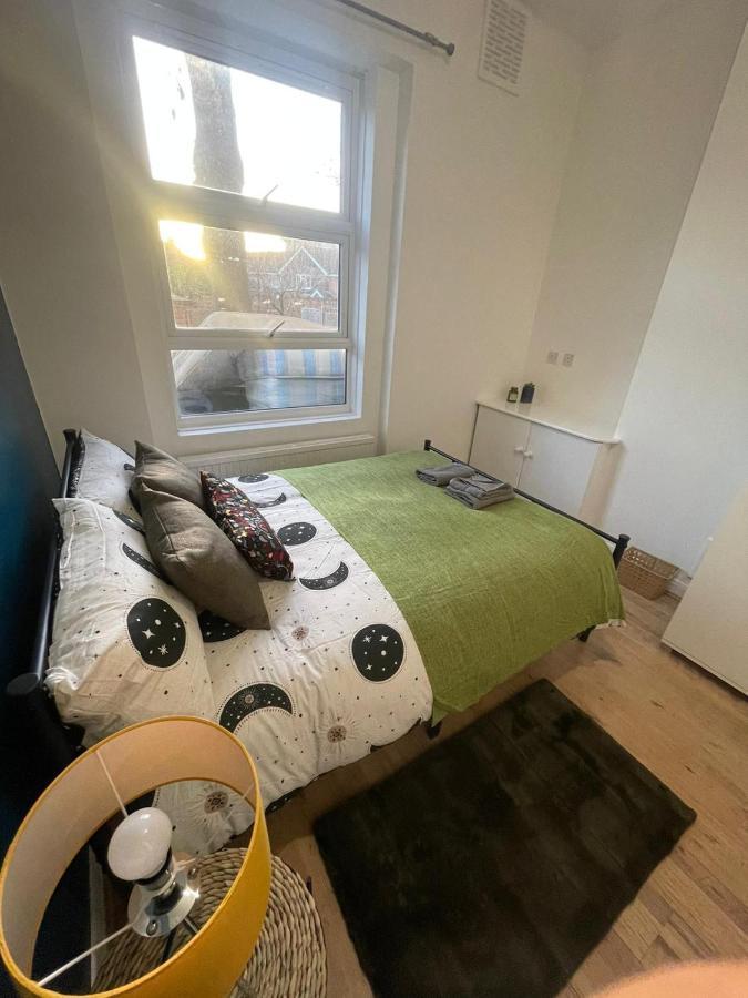 Contemporary Private Near Central Londres