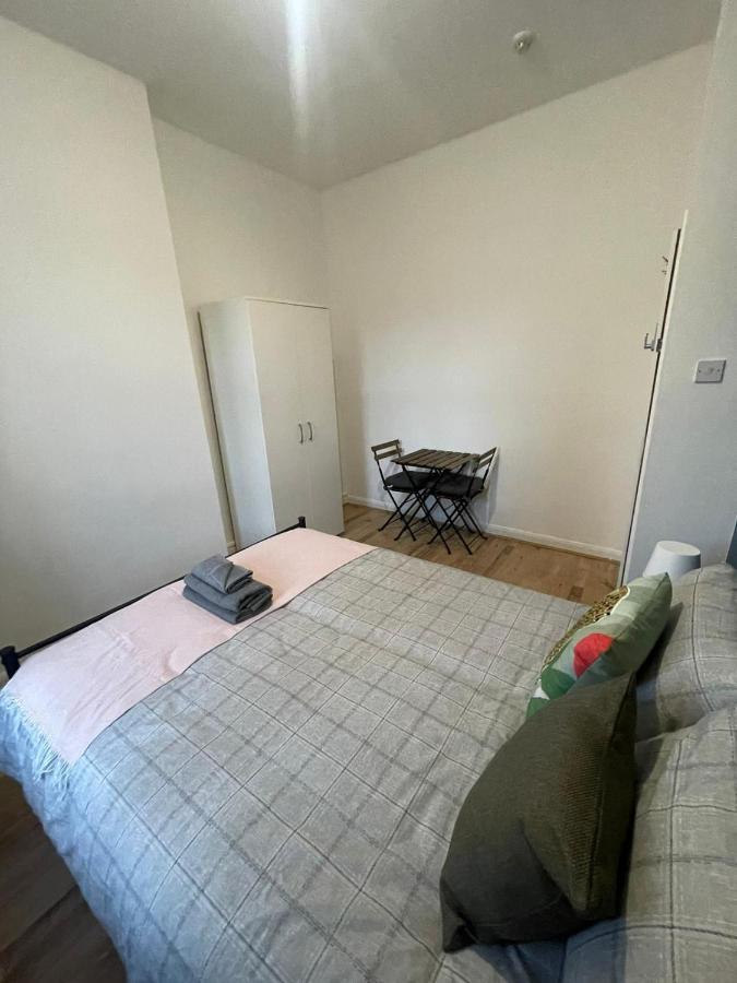 Contemporary Private Near Central Habitación en casa particular Londres