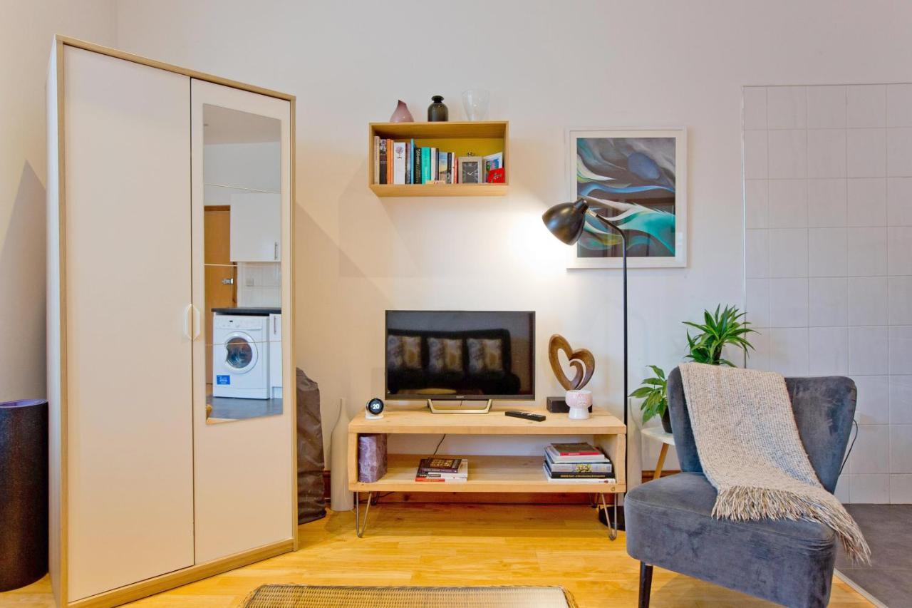 Comfortable Highbury Fields 1 Bedroom - Parking By Request Apartamento