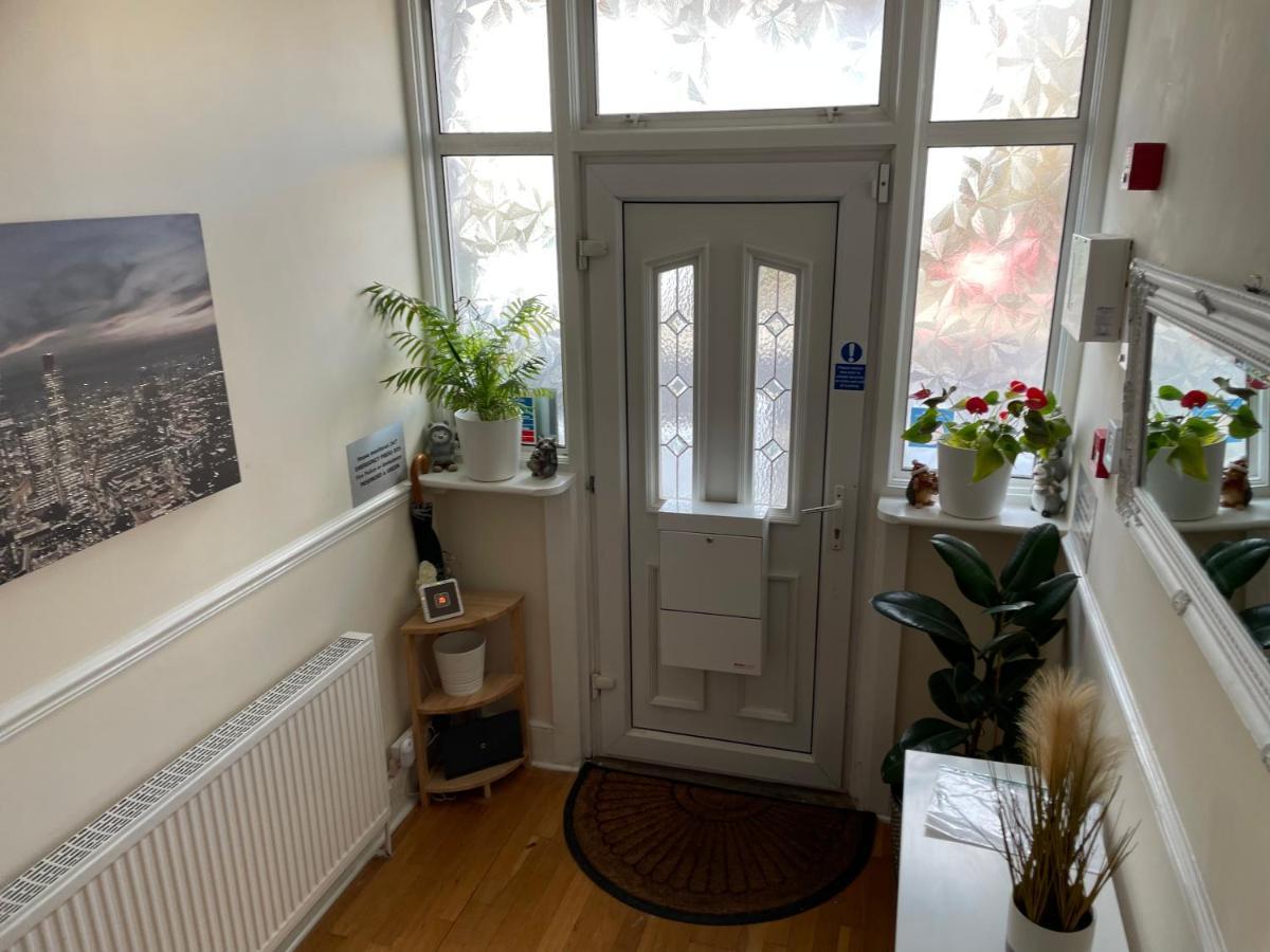 Gladstone Guest house London
