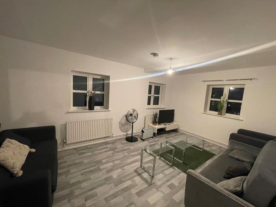 Apartamento Lovely Spacious Entire 1 Bedroom - New Management Londres