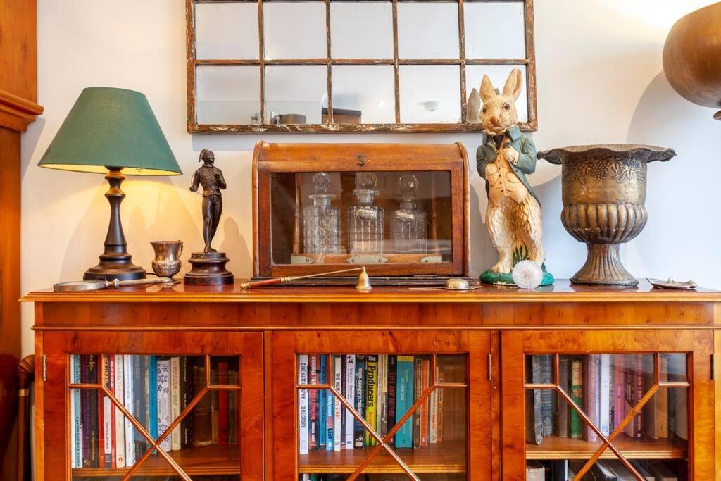 Outstanding Antique 1br Flat In Soho * Londres