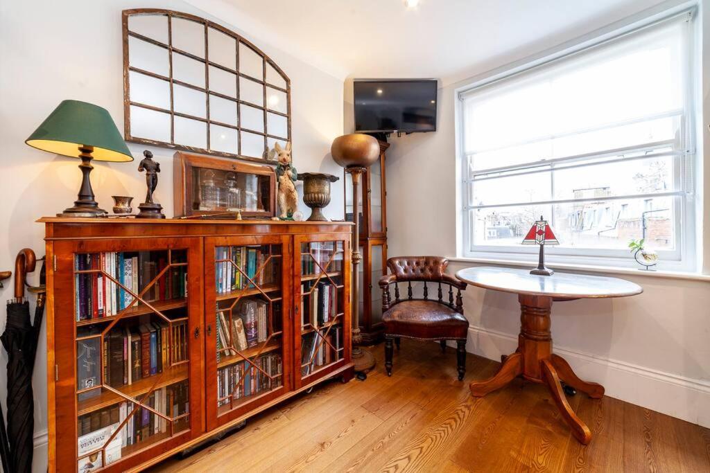 Outstanding Antique 1br Flat In Soho Apartamento Londres