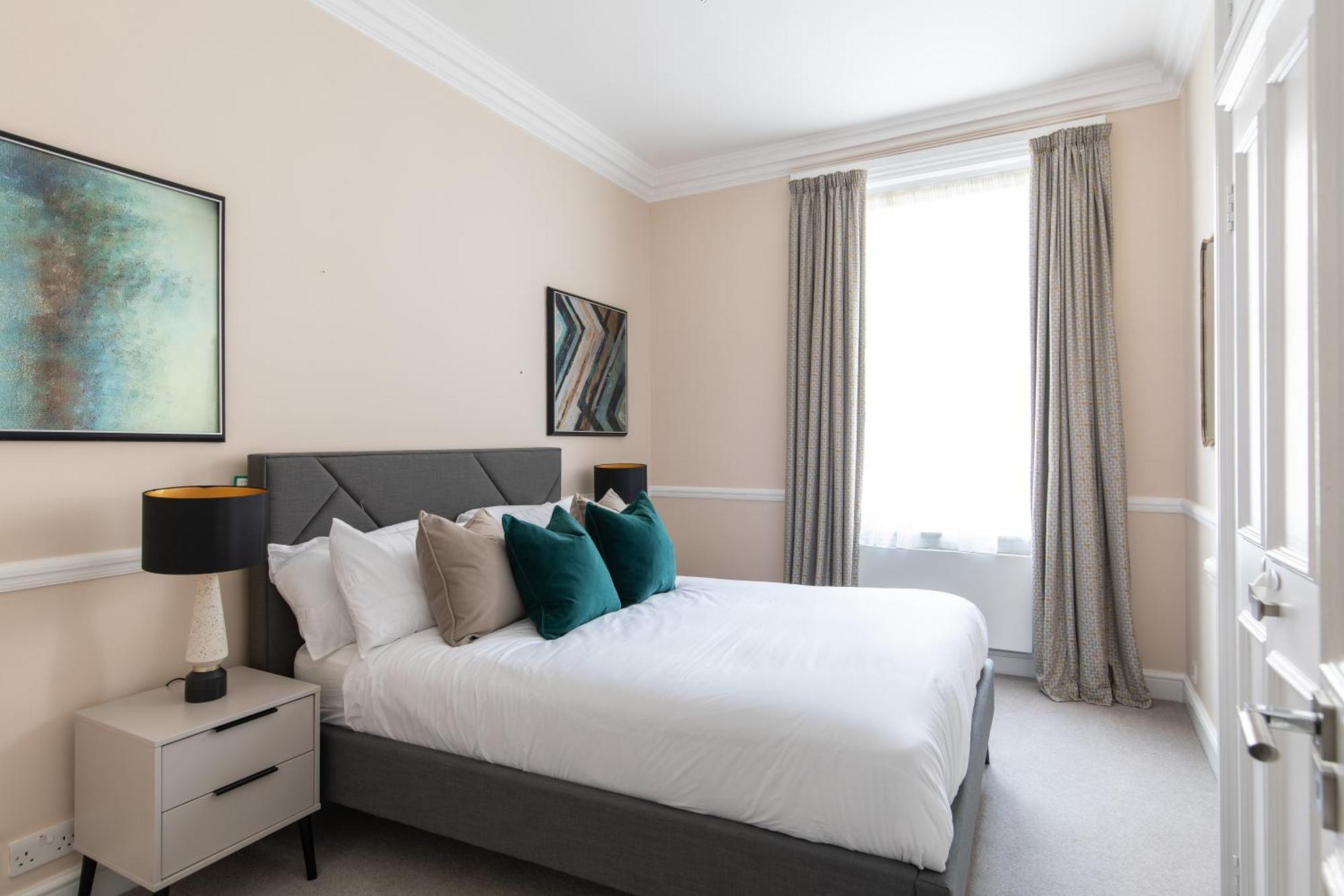 Super Central! Mayfair Family Flat Sleeps 6 * Londres