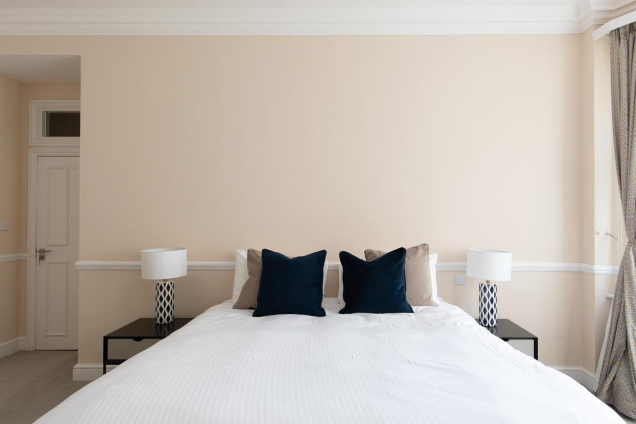Super Central! Mayfair Family Flat Sleeps 6 * Londres