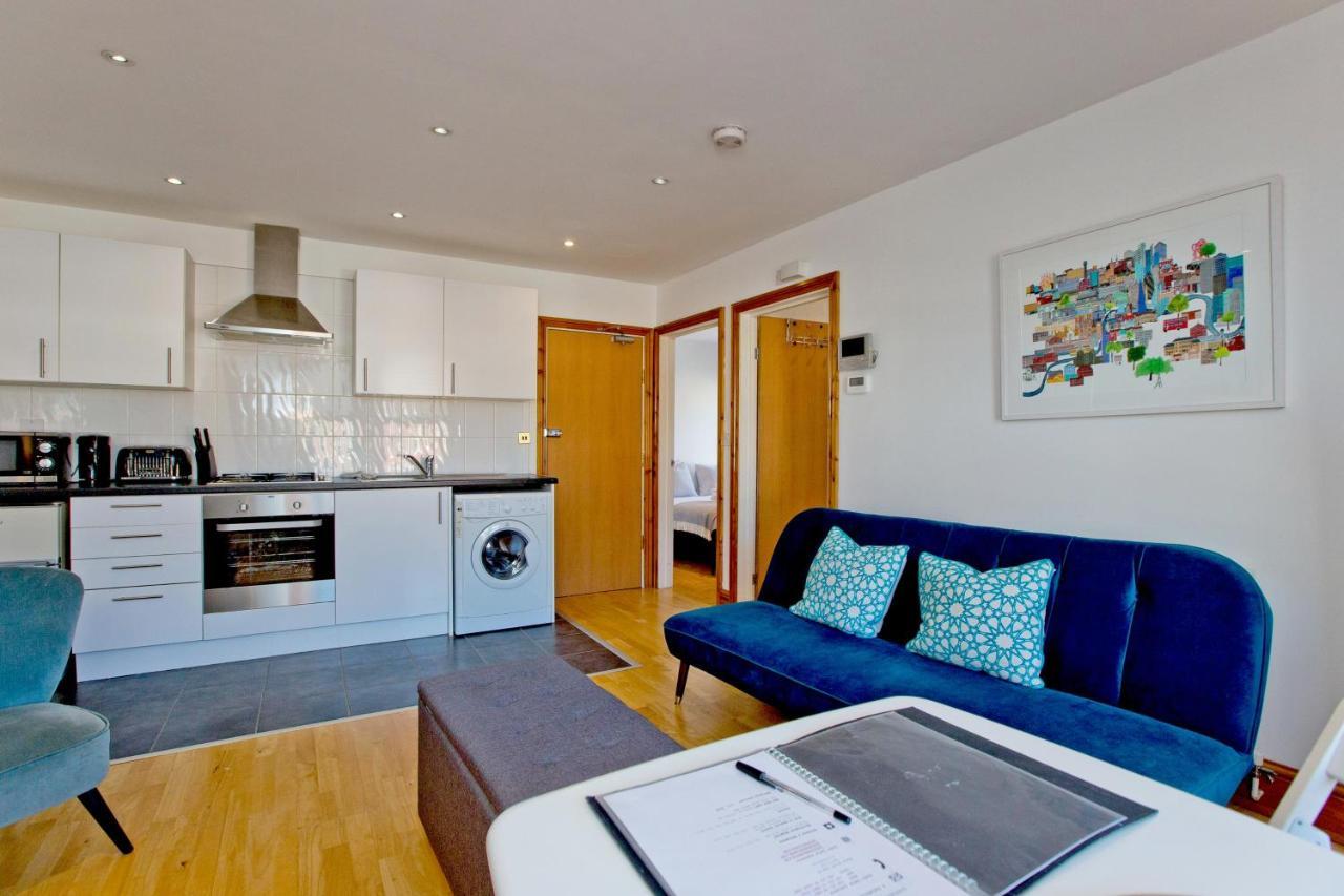 Convenient 1 Bedroom With Parking Londen