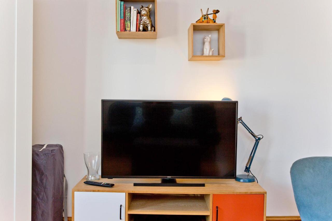 Convenient 1 Bedroom With Parking * Londen