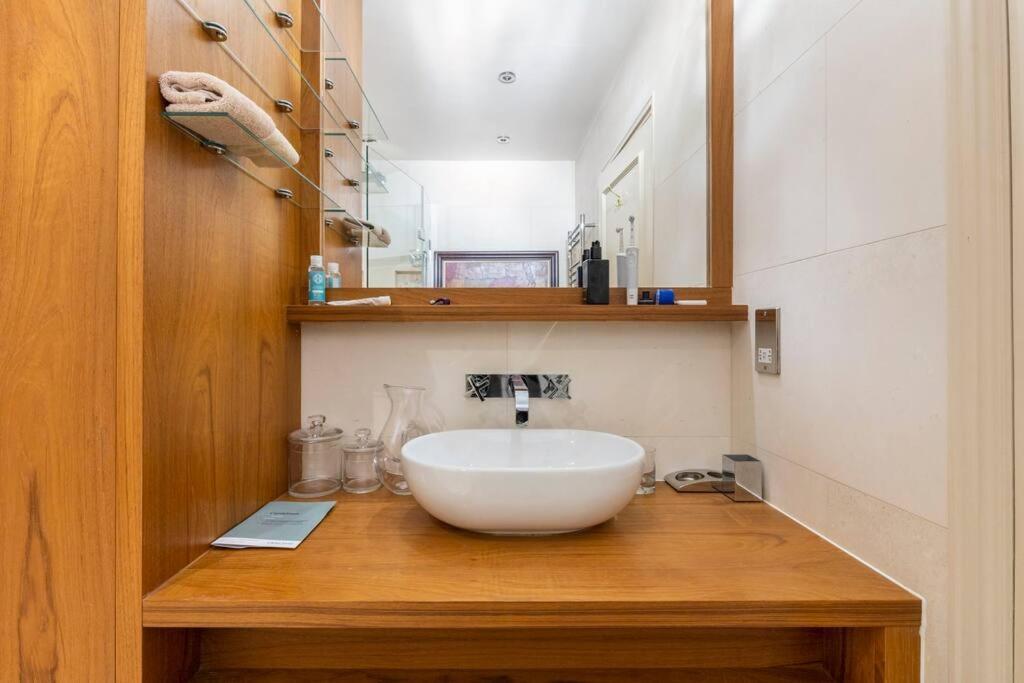 Luxurious Warm Of 70m2 On Sloane Street Londres