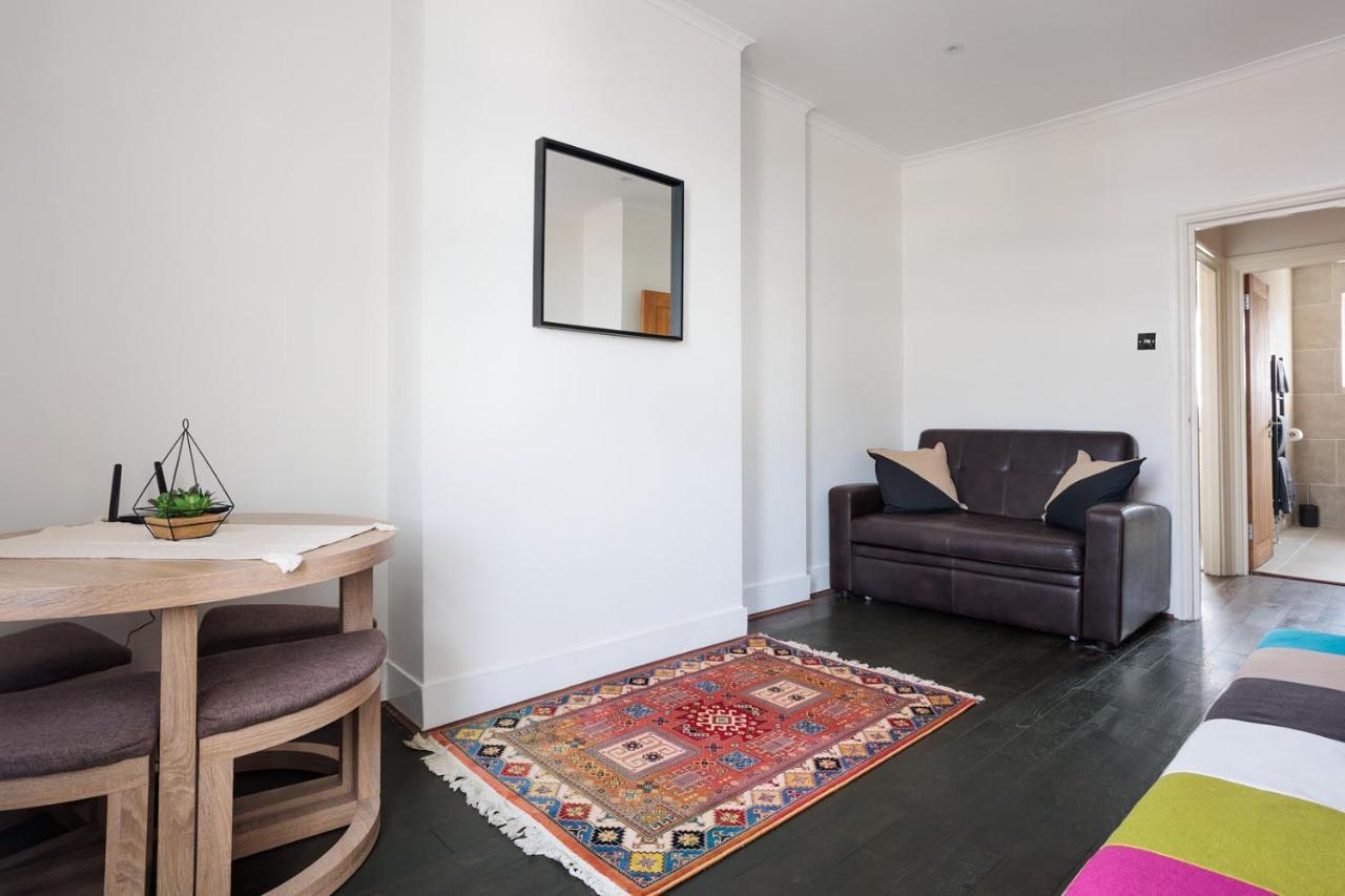 Entire Luxurious Flat Sleeps 4 Persons
