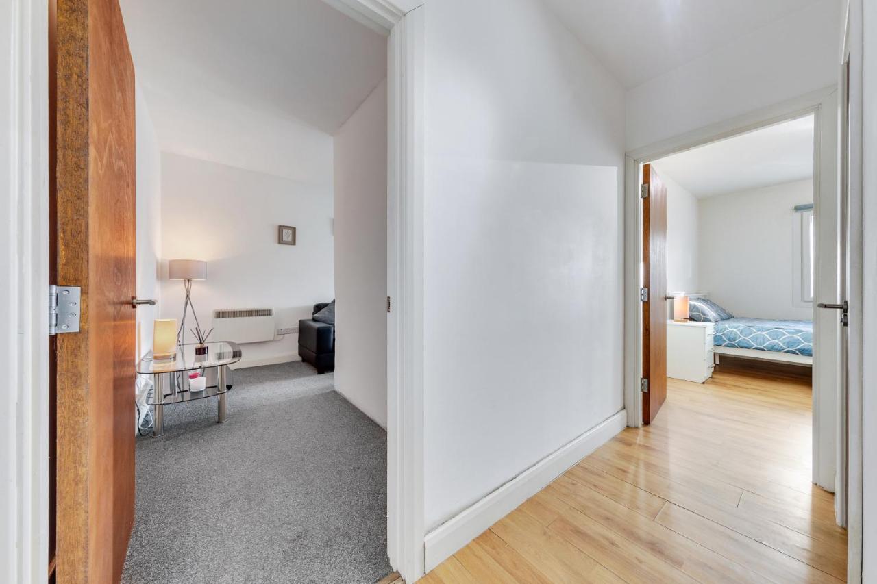 Cozy 1 Bed, Shepherds Bush Londres
