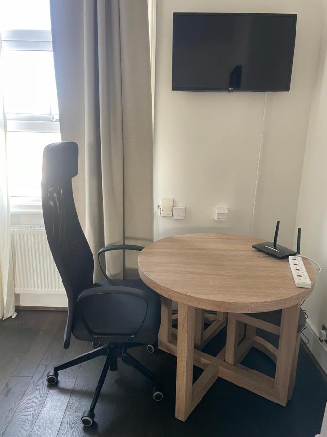 Entire Luxurious Flat Sleeps 4 Persons Londres