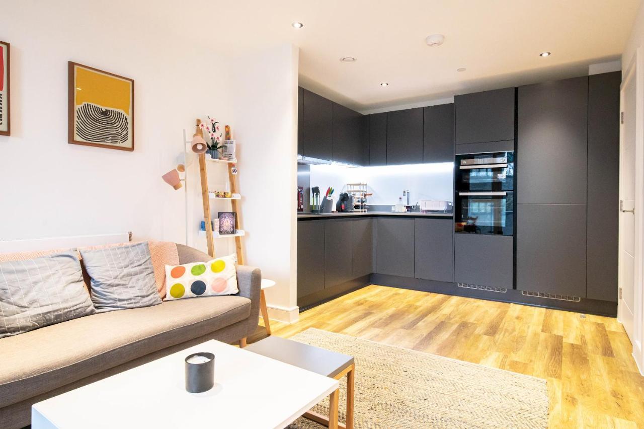 Modern, Light-filled In Trendy North Apartamento Londres
