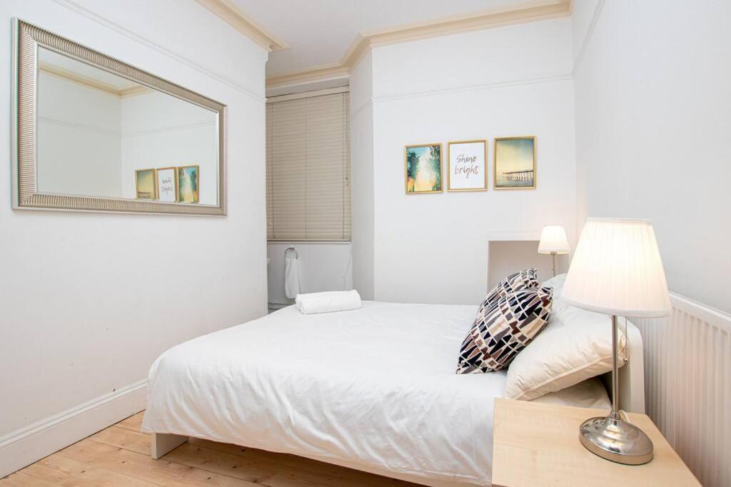 Chelsea Charm L Radiant 3br Elegance Apartment