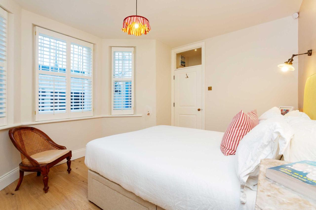 Veeve - Mellow Yellow By Holland Park * Londres
