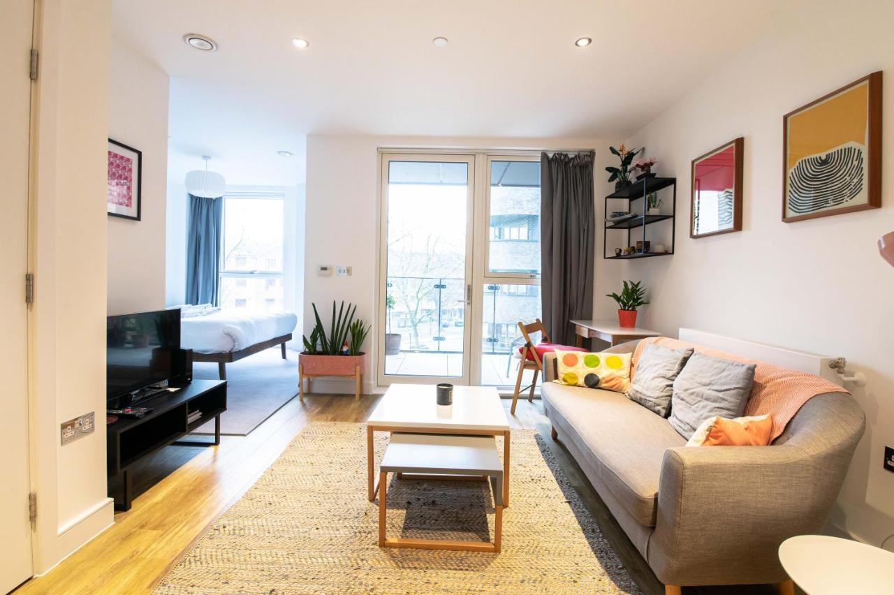 Modern, Light-filled In Trendy North Londres