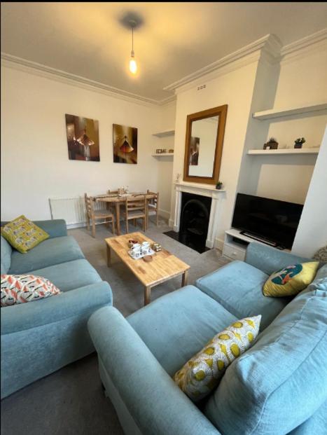 Apartment Two Bedroom In London