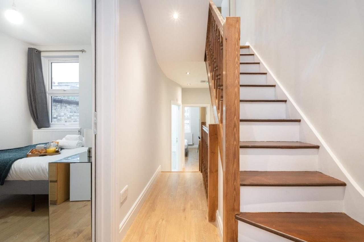 Spacious Near Hammersmith Staion Apartment *