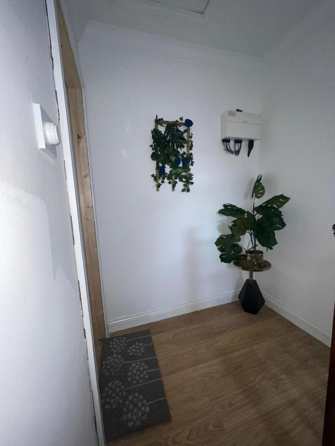 Angle90 Apartment London