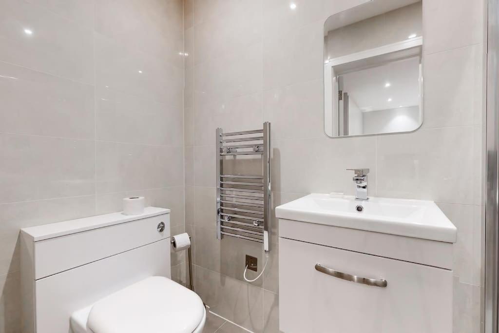 Stylish 2bed Flat 10min To Wimbledon Tennis Courts Apartamento *