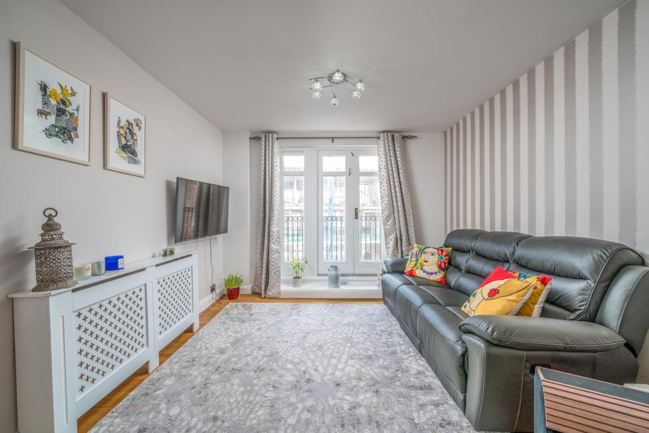 Altido Fantastic Flat Near Vauxhall Gardens * Londen