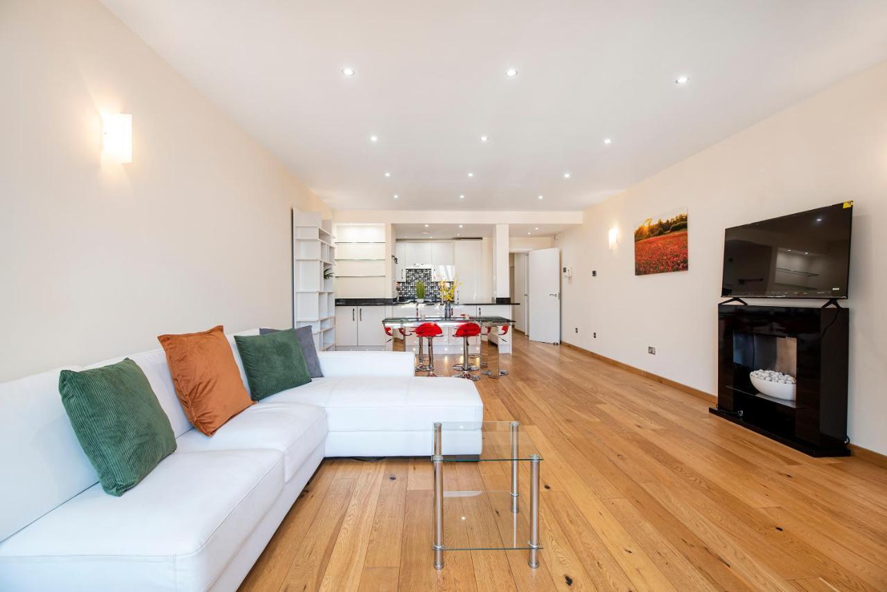 And Spacious 2 Bed * Londres