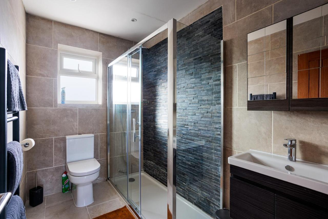 Entire Luxurious Flat Sleeps 4 Persons Apartamento Londres