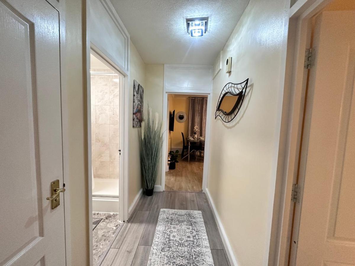 Appartement Posh 2-bedroom, Living Room, Kitchen & 1.5 Bathroom