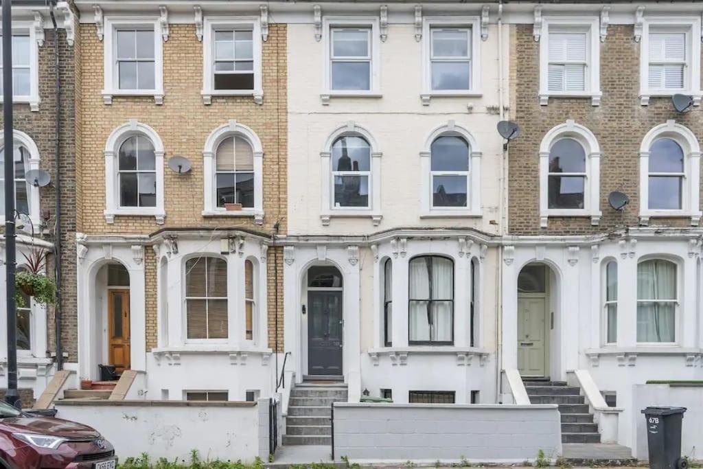 Stunning 3 Bed 3 Bath Townhouse In City Centre Holiday home *