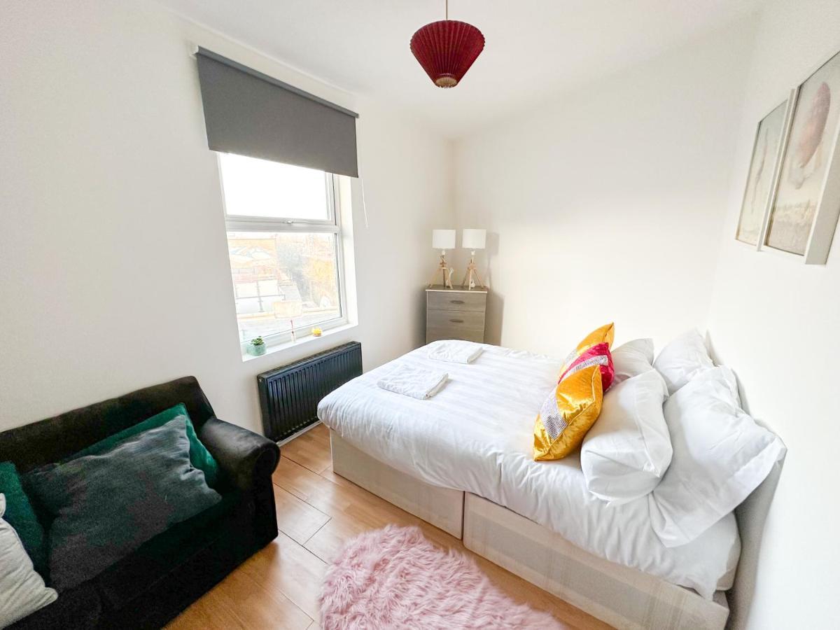 Apartment 210 Coldharbour Lane London