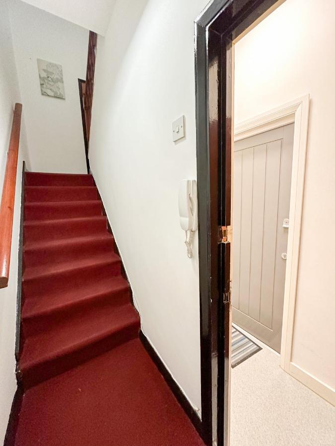210 Coldharbour Lane