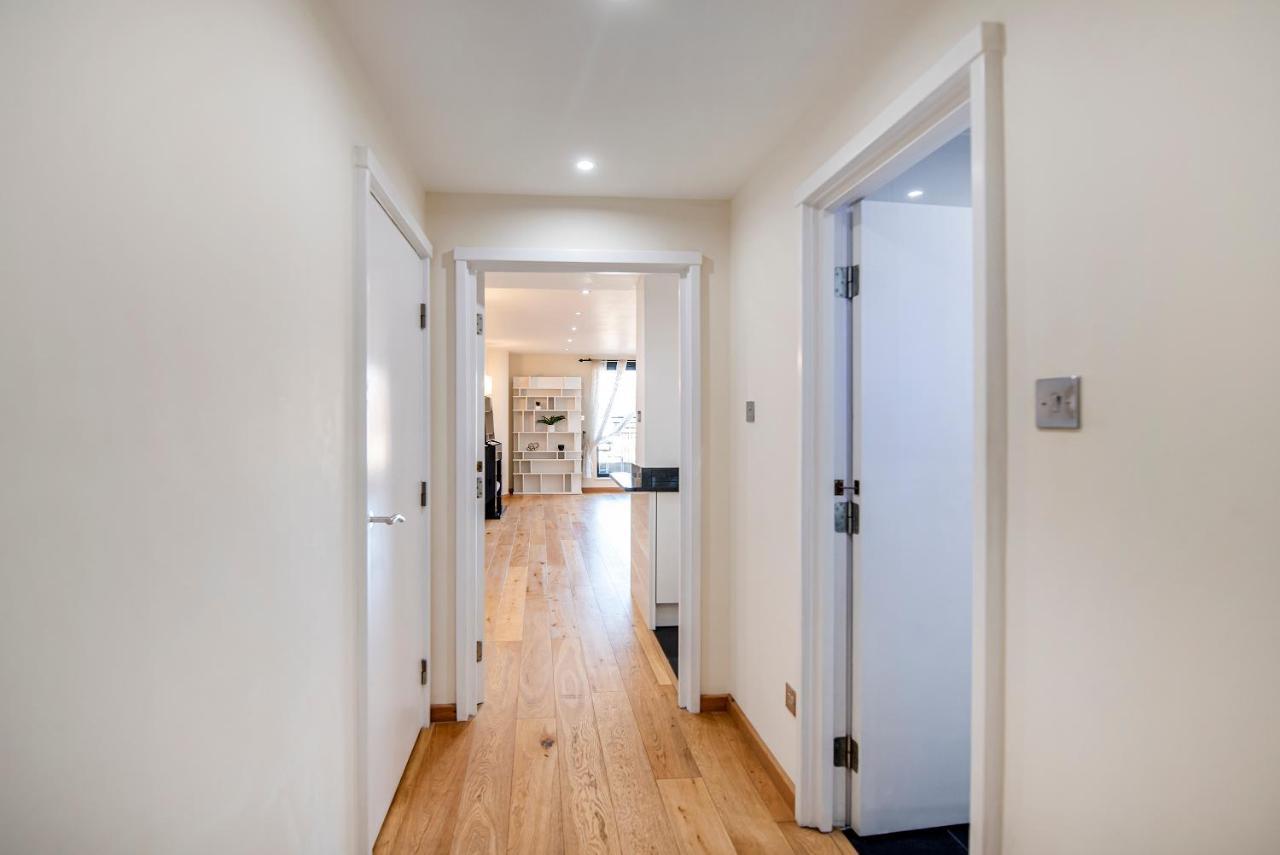 And Spacious 2 Bed Appartement Londres