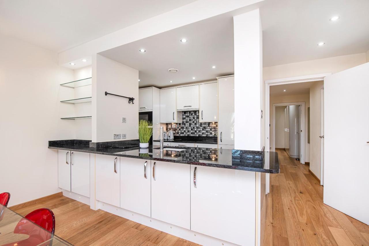 And Spacious 2 Bed Appartement Londres
