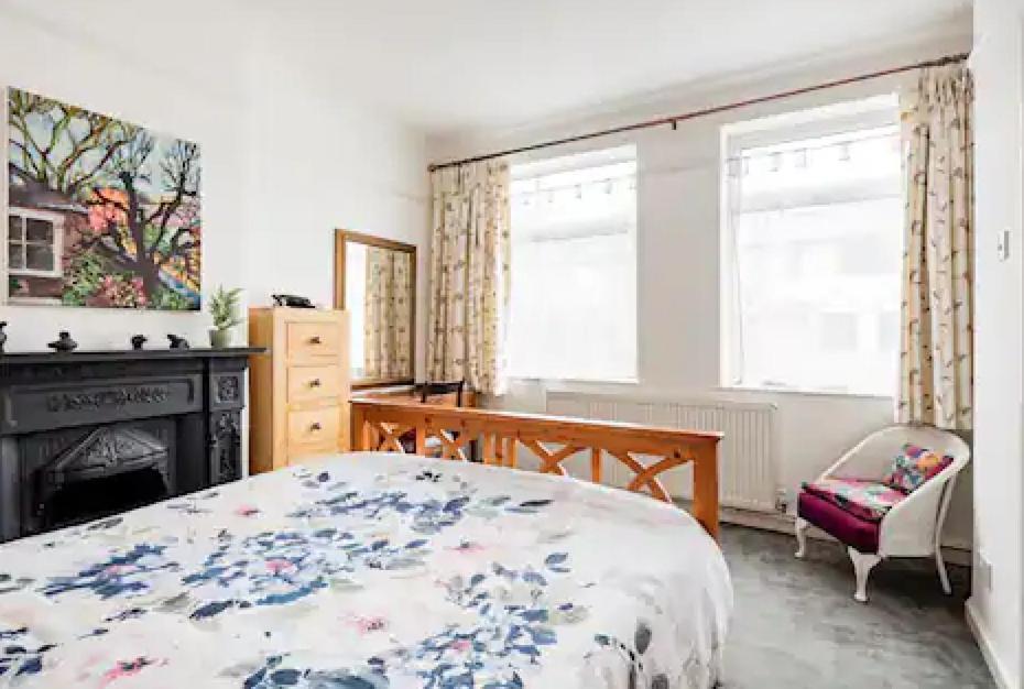Lovely Three Bedroomed House, Parking 2 Cars * Londres