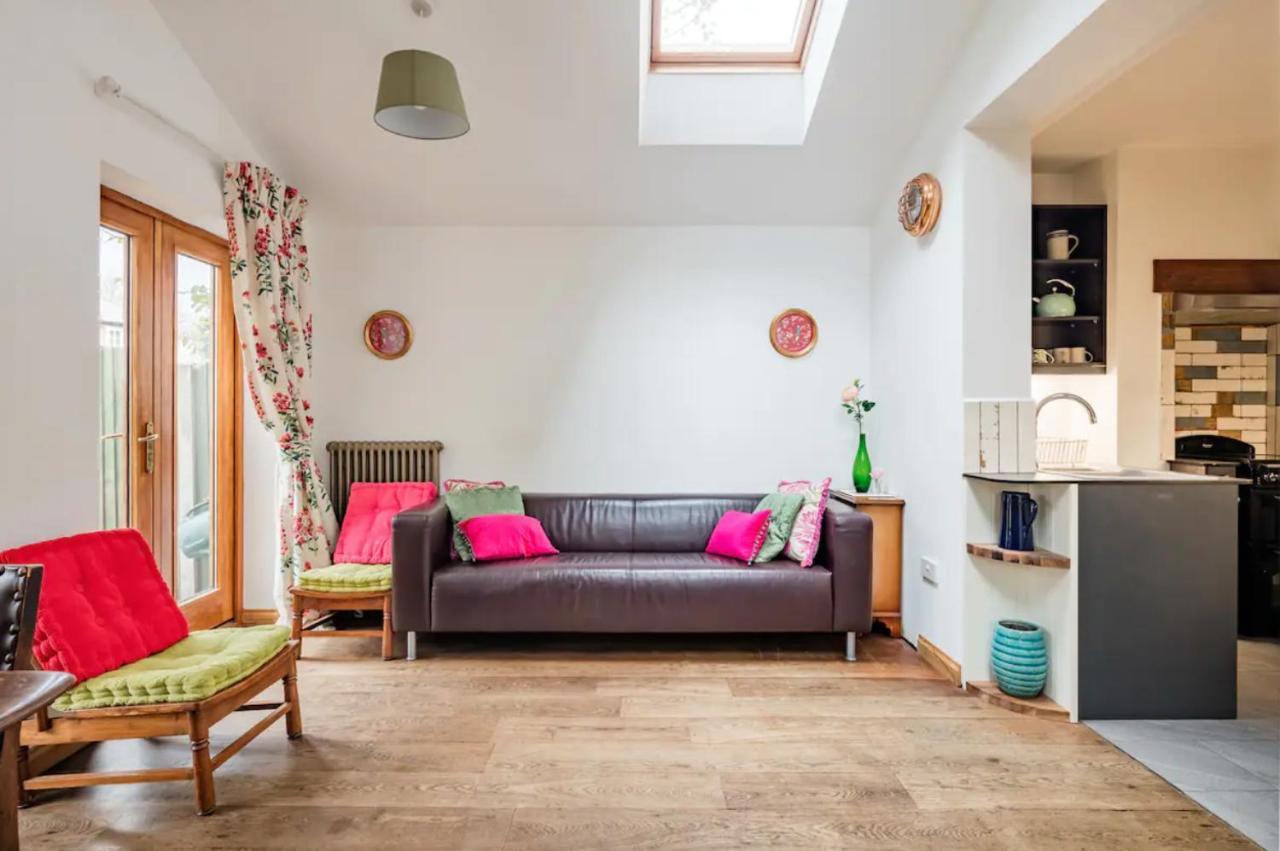 Hébergement de vacances Lovely Three Bedroomed House, Parking 2 Cars