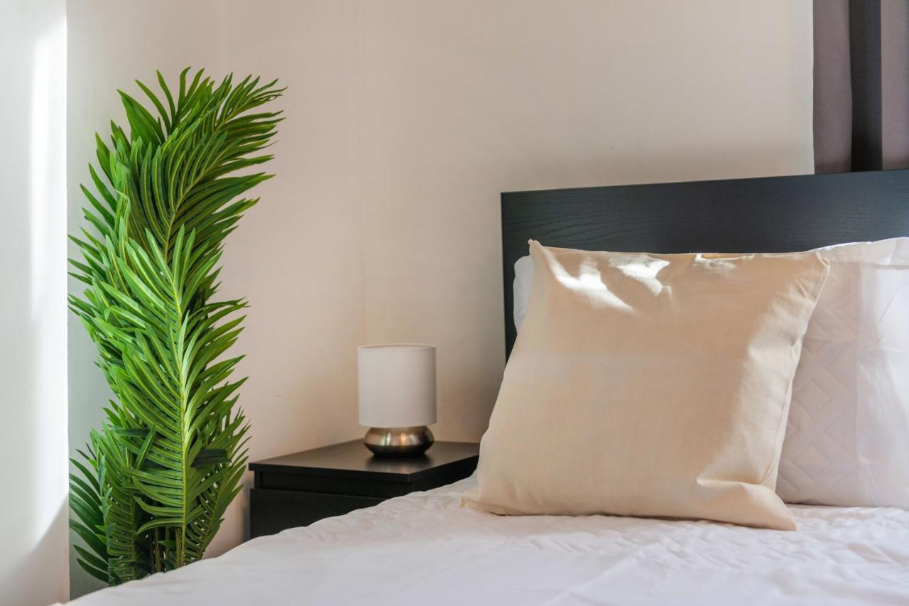 The Darlington - Stylish 1 Bedroom Apartment, 10 Minutes From The Eye * Londres