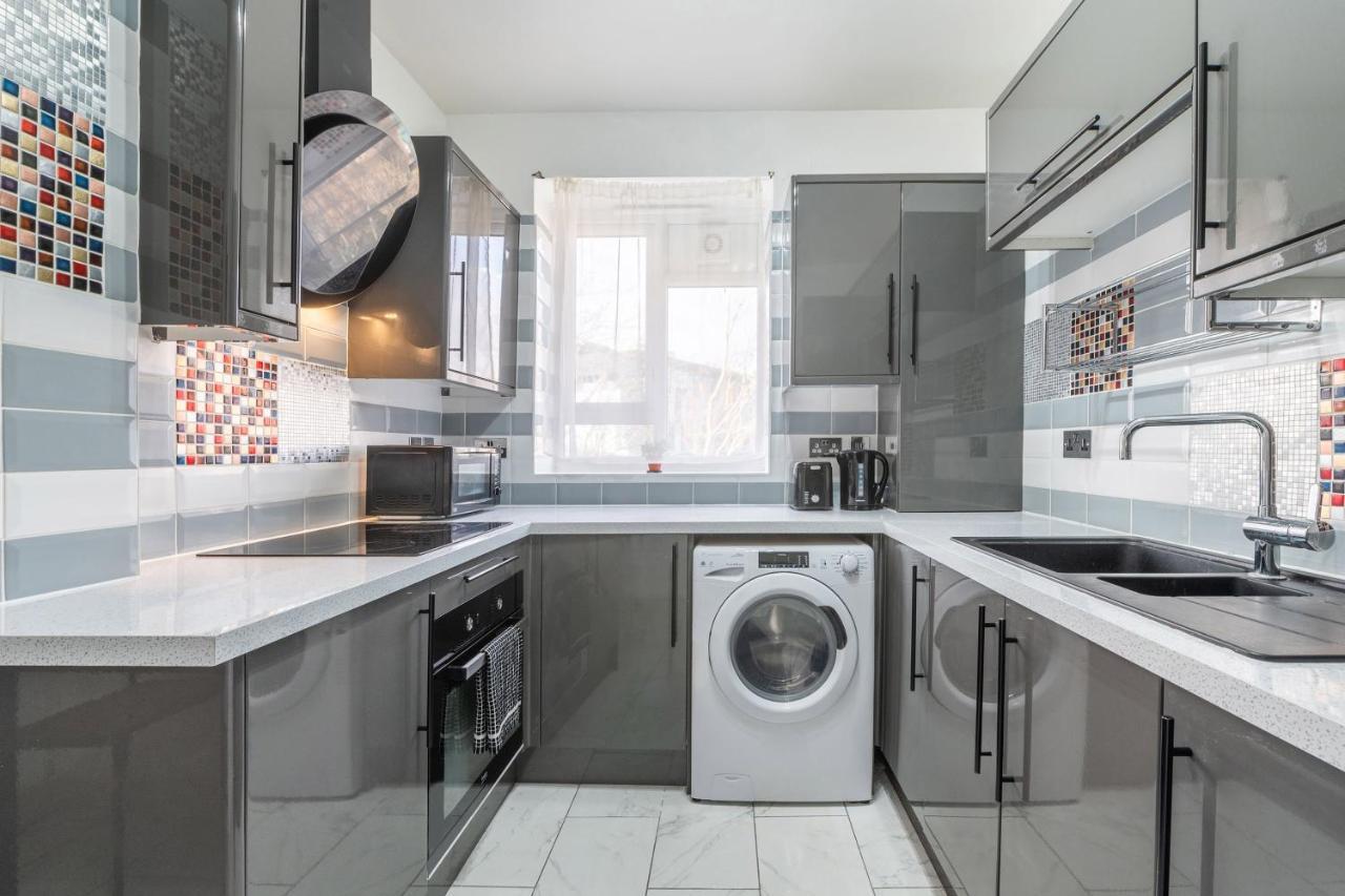 The Darlington - Stylish 1 Bedroom Apartment, 10 Minutes From The Eye *