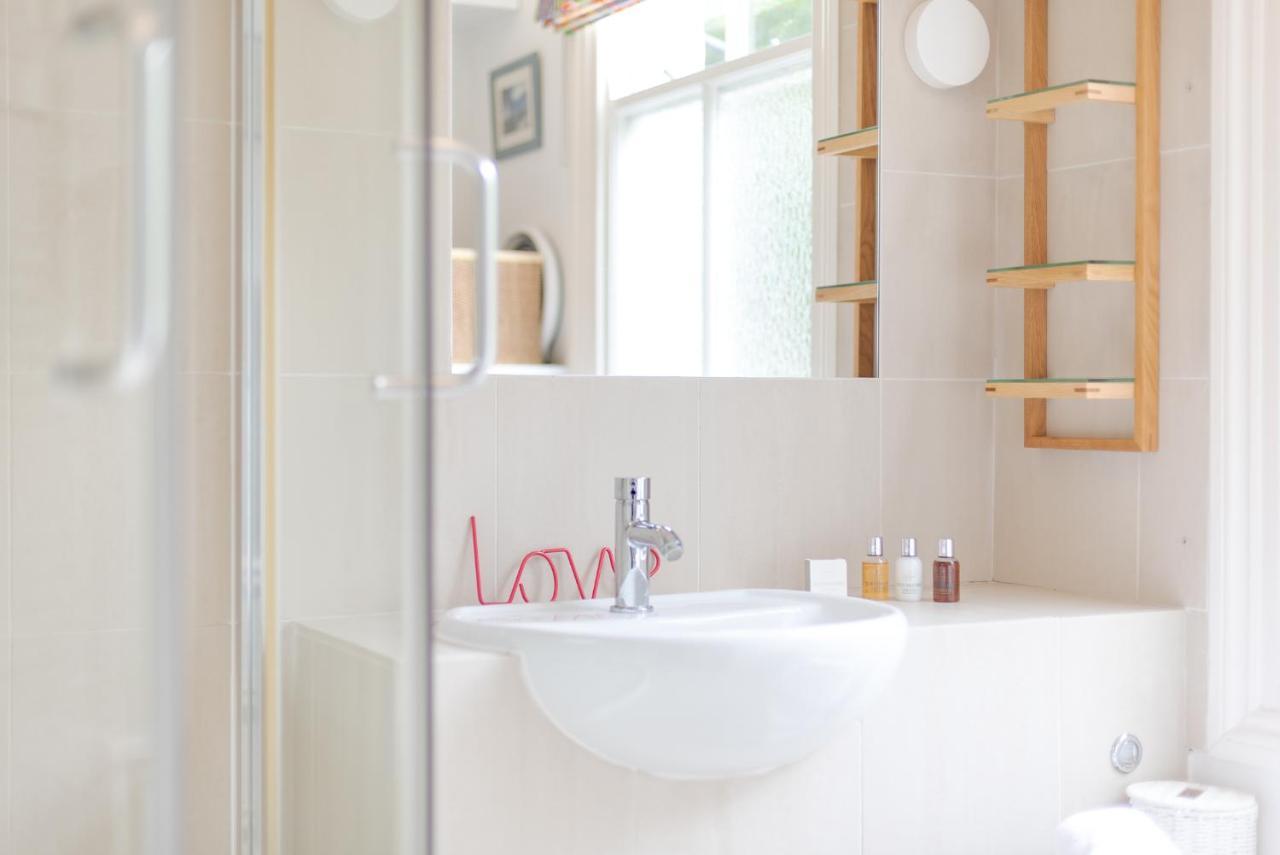 Charming Flat In Leafy West By Underthedoormat Apartment *