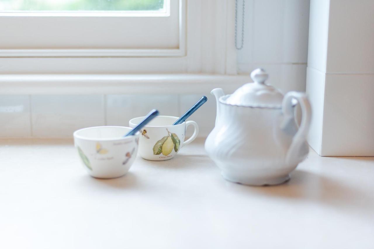 Charming Flat In Leafy West By Underthedoormat Apartamento *