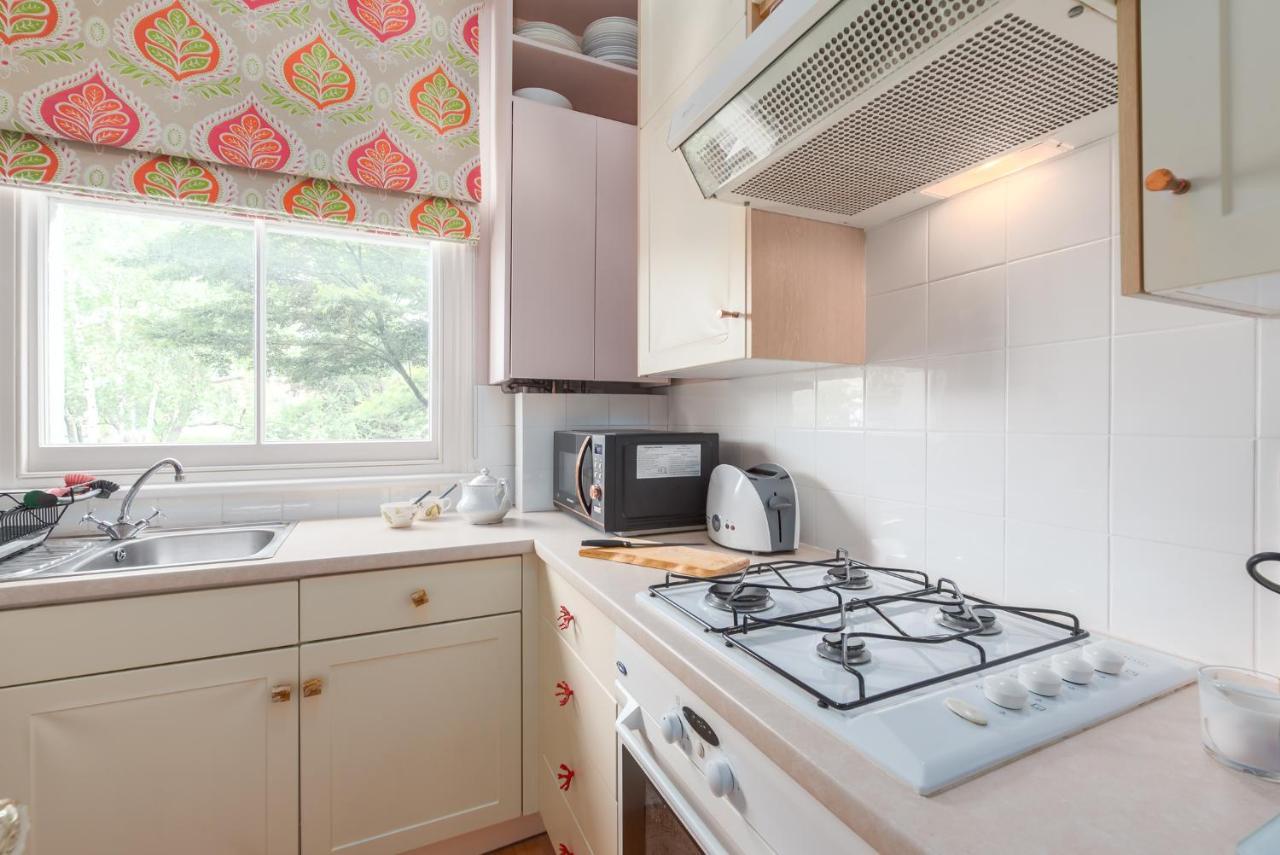 Apartment Charming Flat In Leafy West By Underthedoormat *