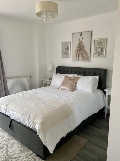 Modern 1-bedroom Close To City Airport Apartamento Londres