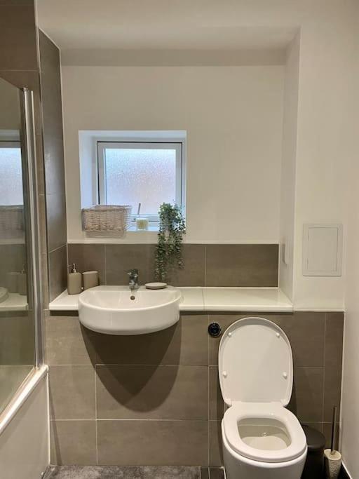 Apartamento Modern 1-bedroom Close To City Airport Londres