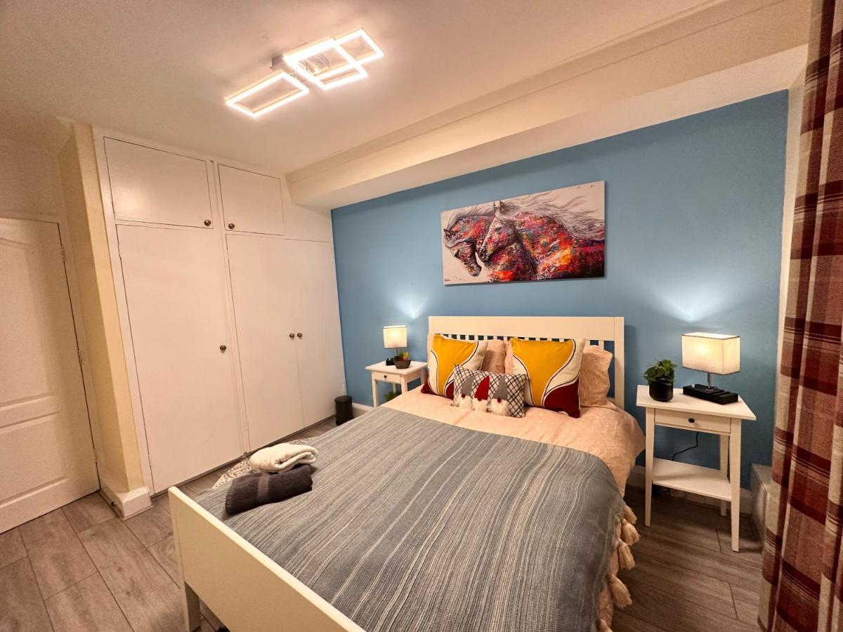 Posh 2-bedroom, Living Room, Kitchen & 1.5 Bathroom Appartement *
