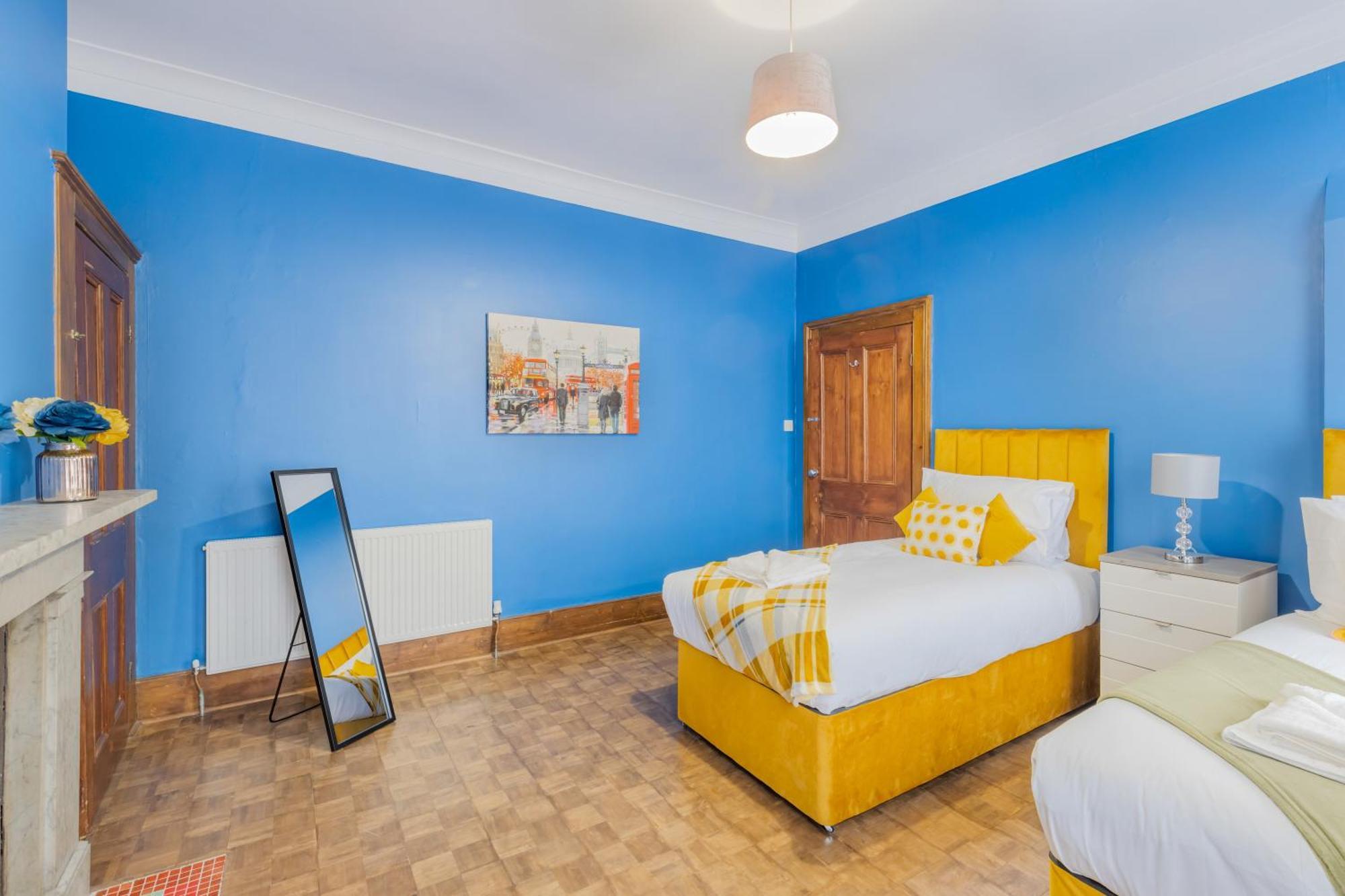 Hébergement de vacances Spacious 5 Bedroom House With Garden + Parking - Amazing Location