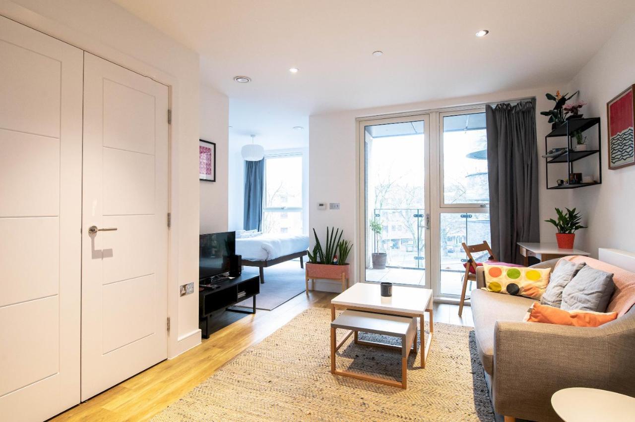 Modern, Light-filled In Trendy North Apartamento *