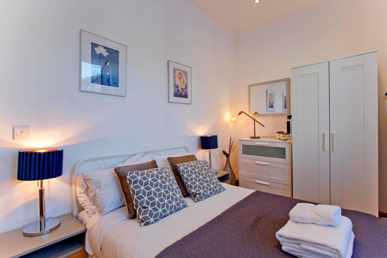 Spacious Highbury Fields 1 Bedroom - Parking By Request