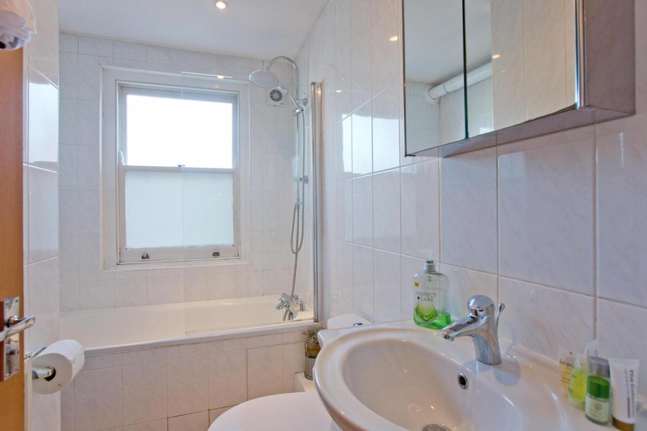 Convenient 1 Bedroom With Parking Appartement Londen